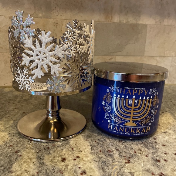 Bath & Body Works HAPPY HANUKKAH 3-Wick Jelly Donut Scent Candle & Stand NEW - Picture 1 of 12